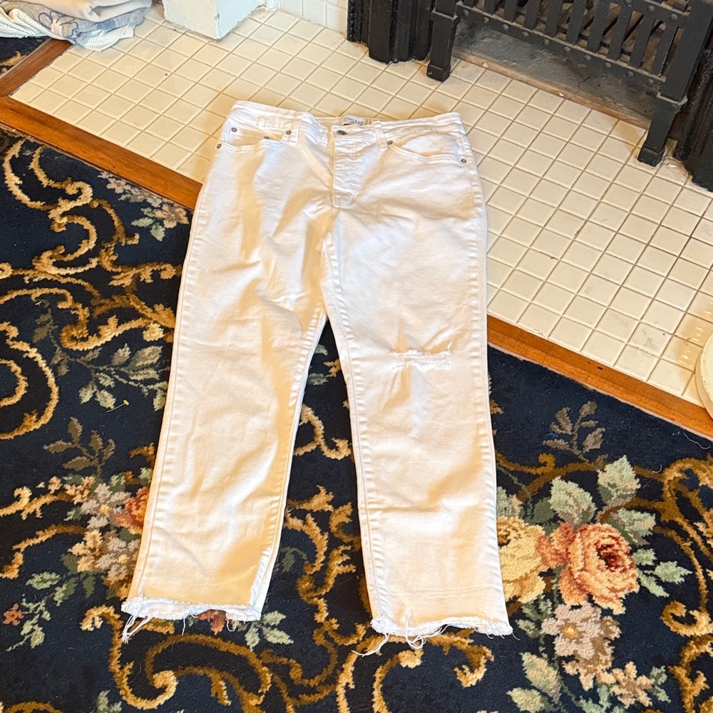 Crown & Ivy high rise‎ Vintage Straight raw hem jeans- worn 1x excellent shape
